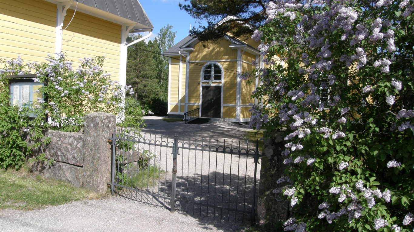 Kuusjoki Church in the begining of the summer