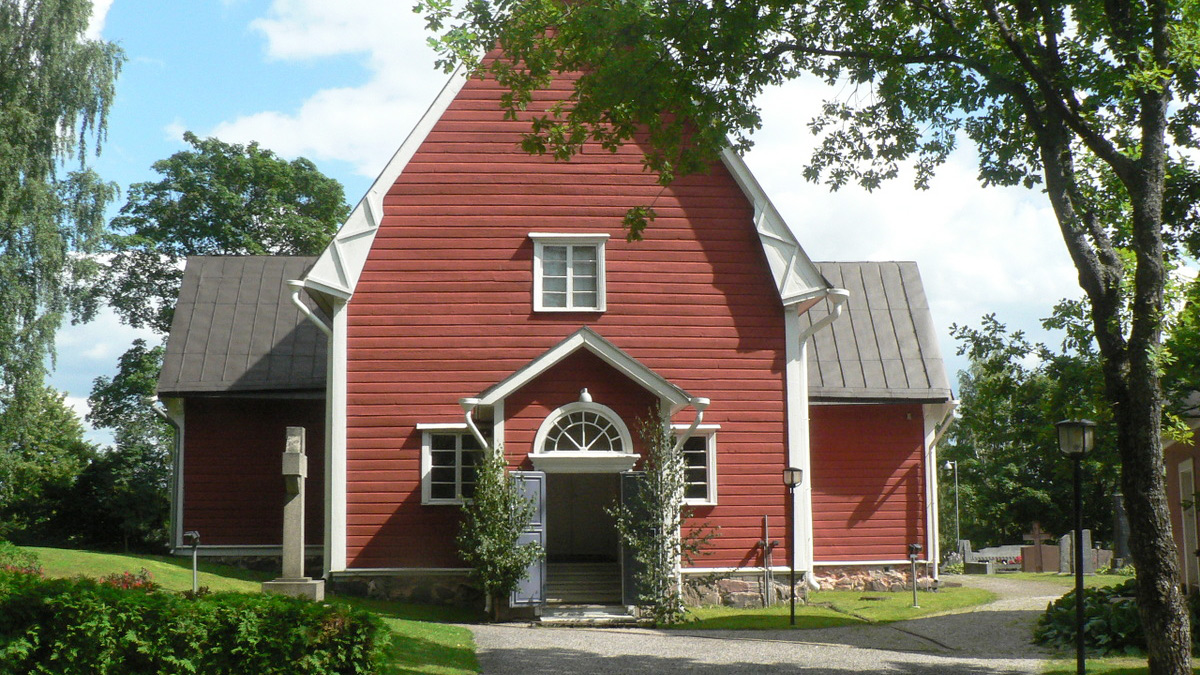 Särkisalo Church in the summer