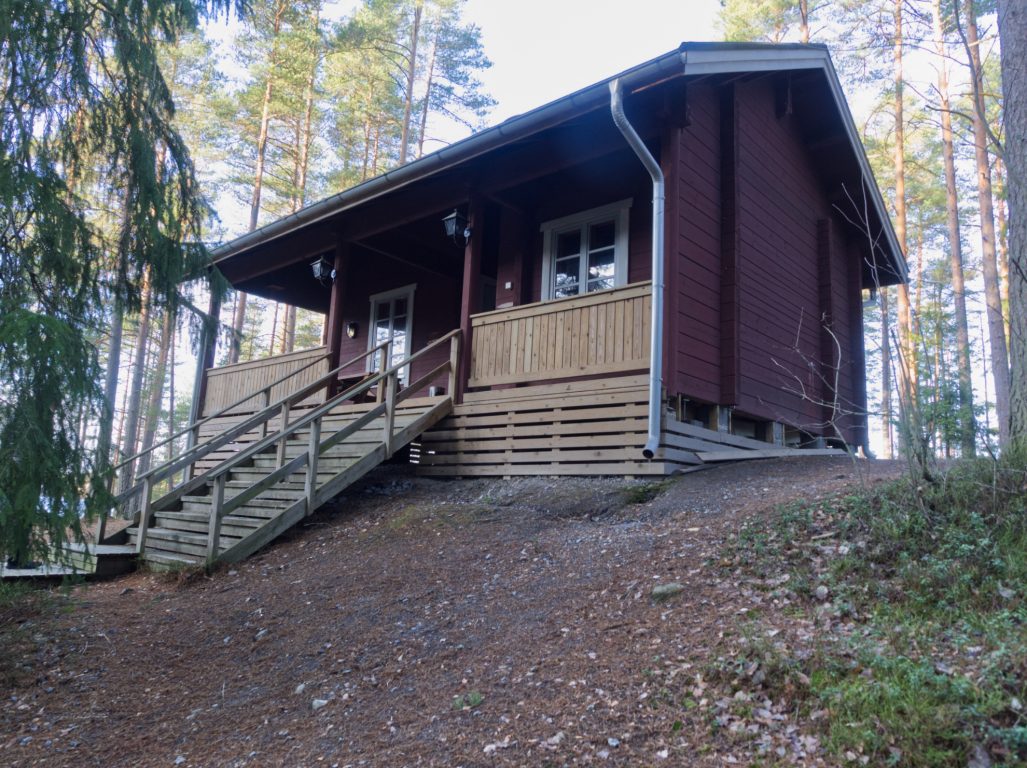 Lakeside sauna of Lake Matildanjärvi is warm every day.