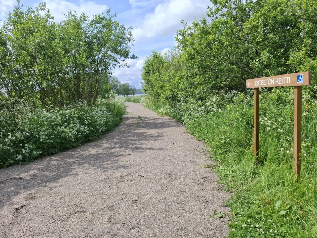 Esteetön reitti