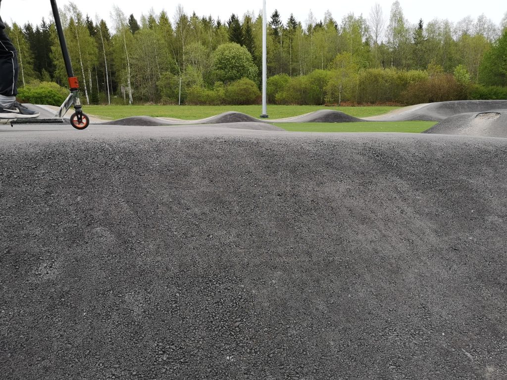 Pumptrack rata ja scootti