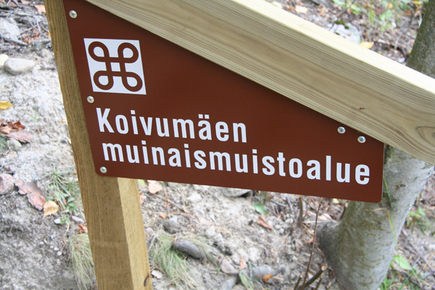 Koivumäen muinaismuistoalue opasviitta